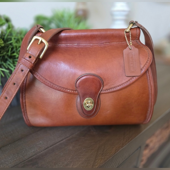 Handbags - Vintage Coach Logan Crossbody/Shoulder Bag In Glovetanned British Tan Leather